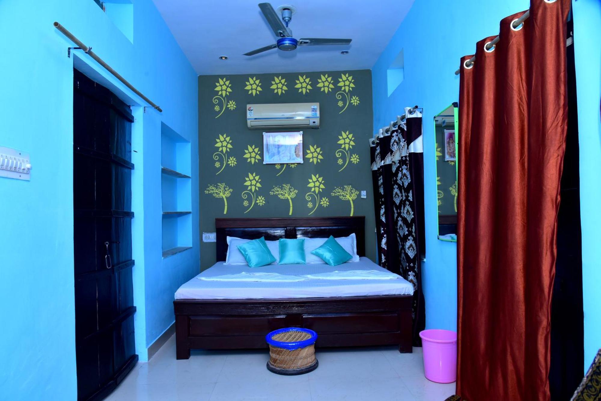 Hotel Moon Light Pushkar Bagian luar foto