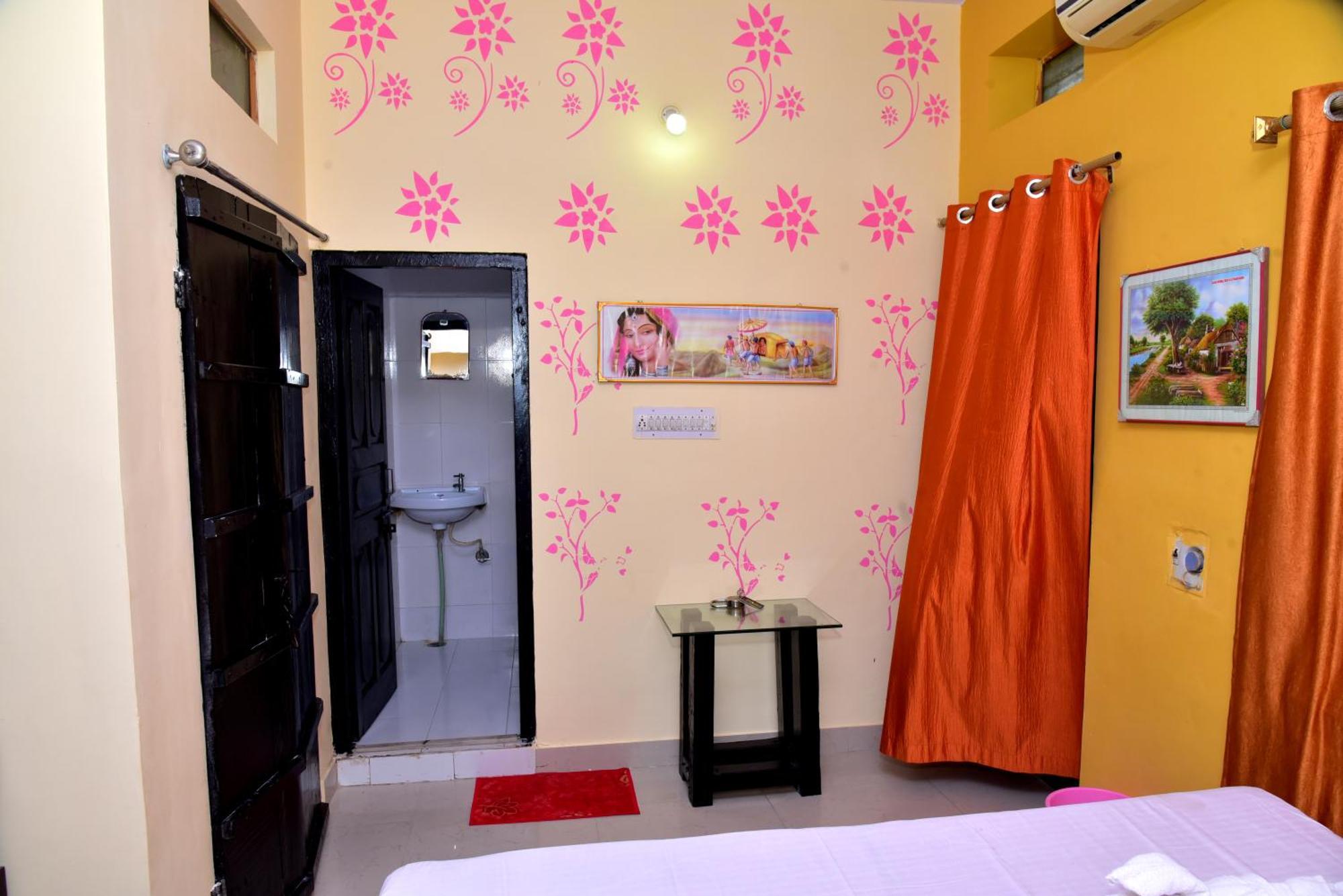 Hotel Moon Light Pushkar Bagian luar foto