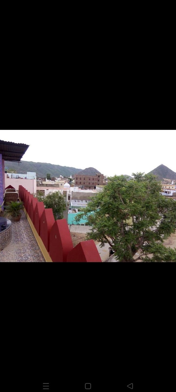 Hotel Moon Light Pushkar Bagian luar foto