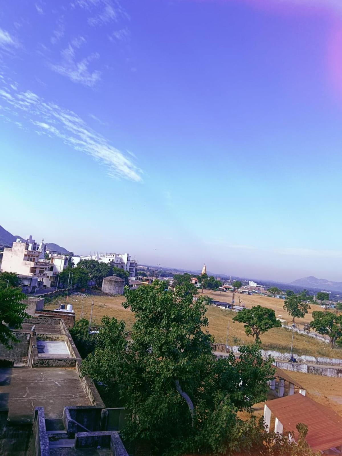 Hotel Moon Light Pushkar Bagian luar foto